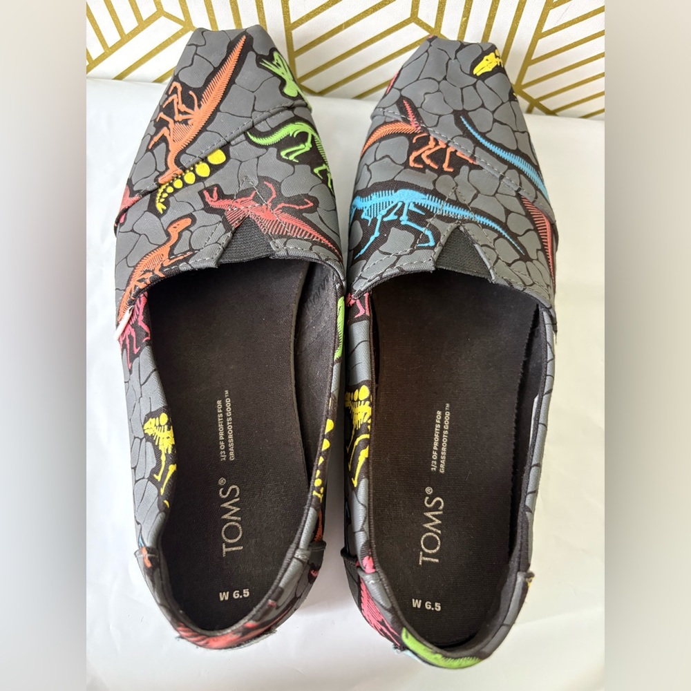Women’s TOMS Dinosaur Print Shoes Size 6.5